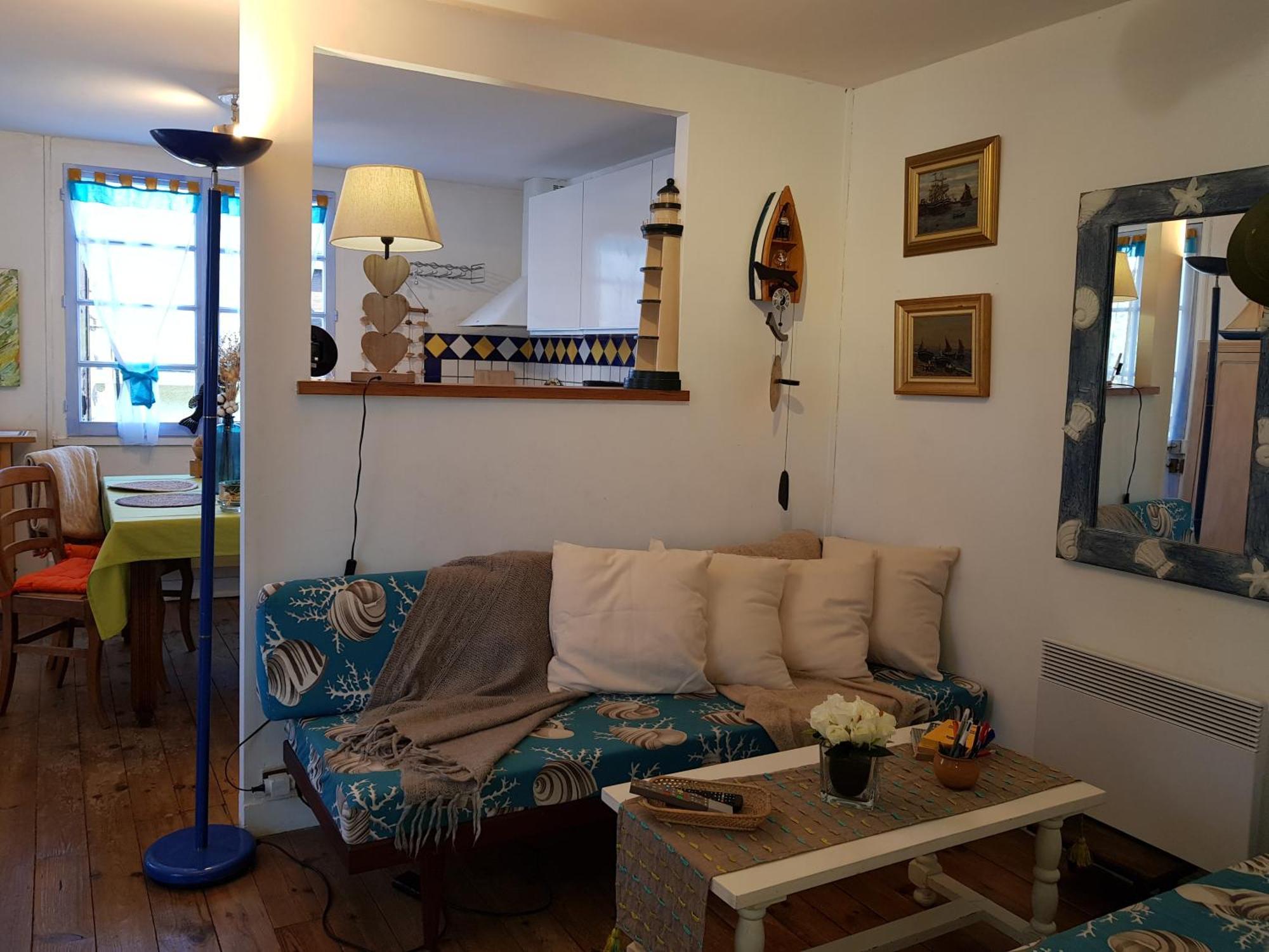 Apartment Herm's Petite Maison Atypique Et Cour Privative - Avenue Du Marche - Ideal Couple Ou Jeunes Parents *